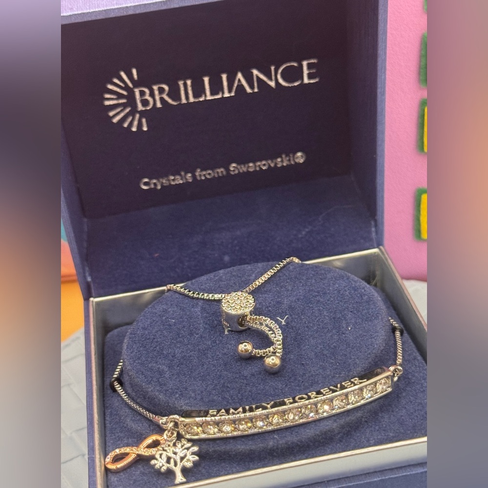 Brilliance crystal from swarvorski ‘family’ sparkle bracelet w/ charms